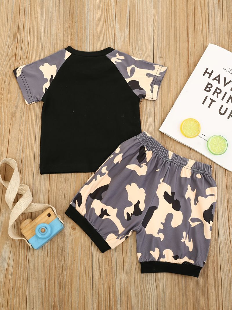 Gutter Color Block Letter Print Rund Hals Topp + Camo Shorts Sett Barneklær Til Sommeren